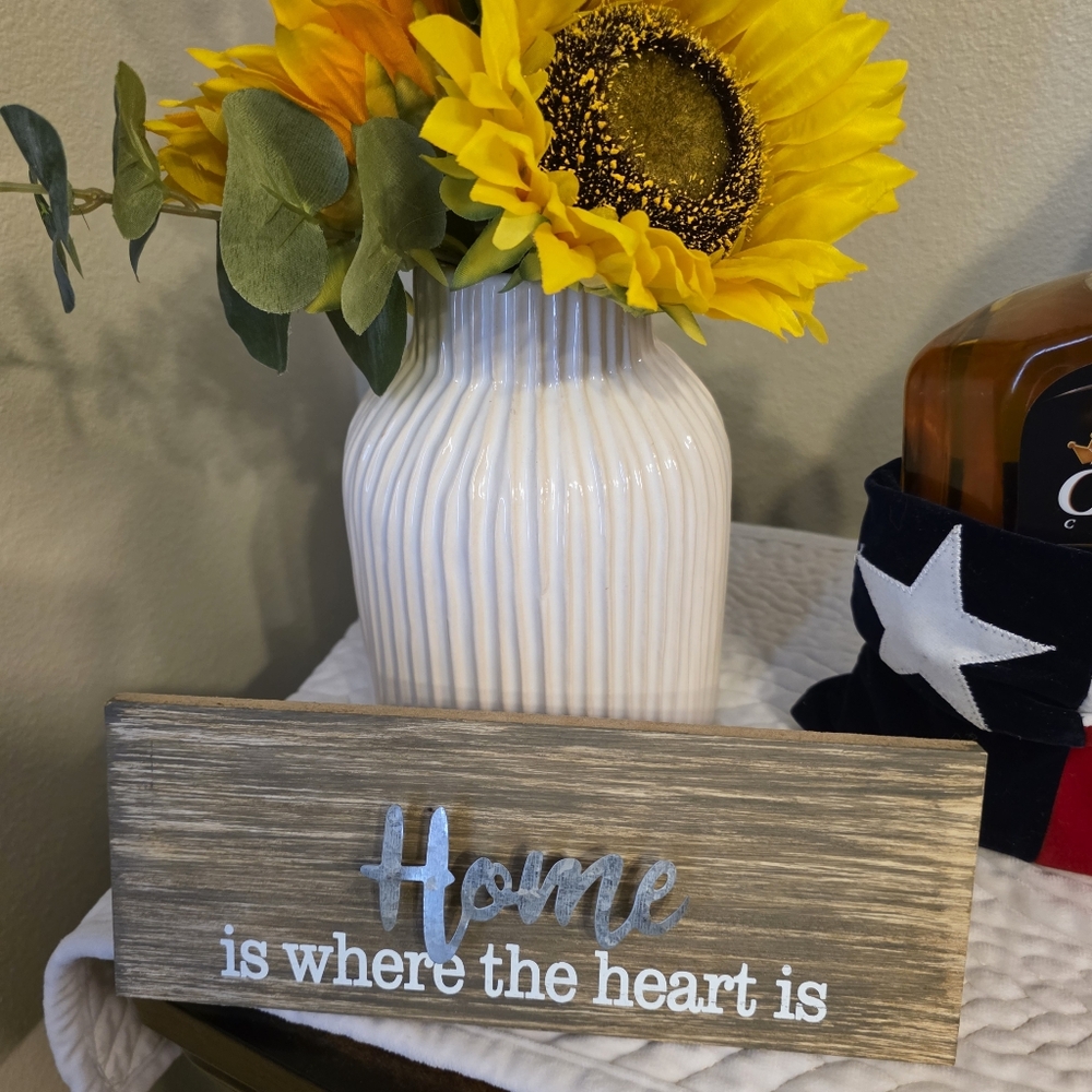 Rustic Wooden Decor EUC